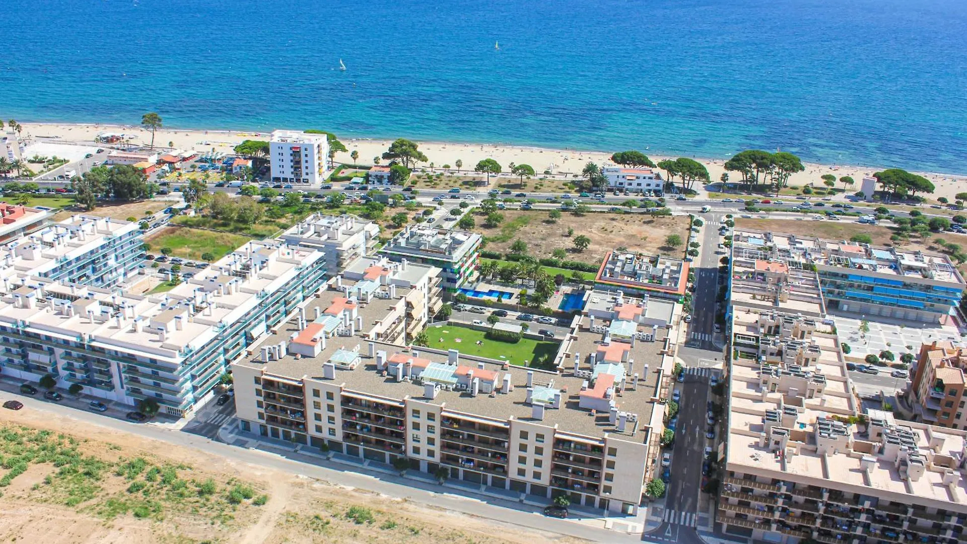 アパート カンブリルスLitoral Costa Dorada - Augusta 4D Only Familiesアパートメント