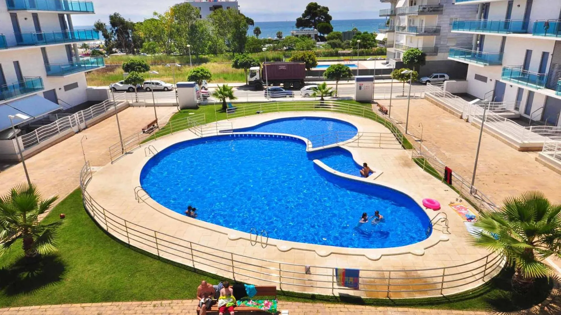 アパート カンブリルスLitoral Costa Dorada - Augusta 4D Only Familiesアパートメント