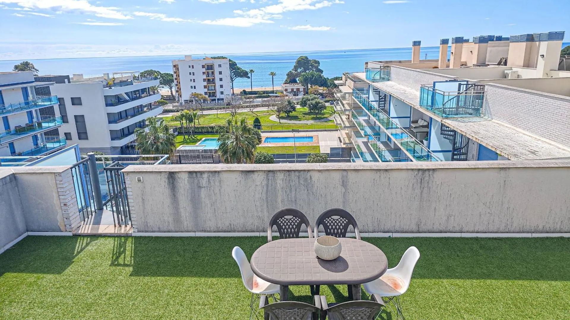 アパート カンブリルスLitoral Costa Dorada - Augusta 4D Only Familiesアパートメント